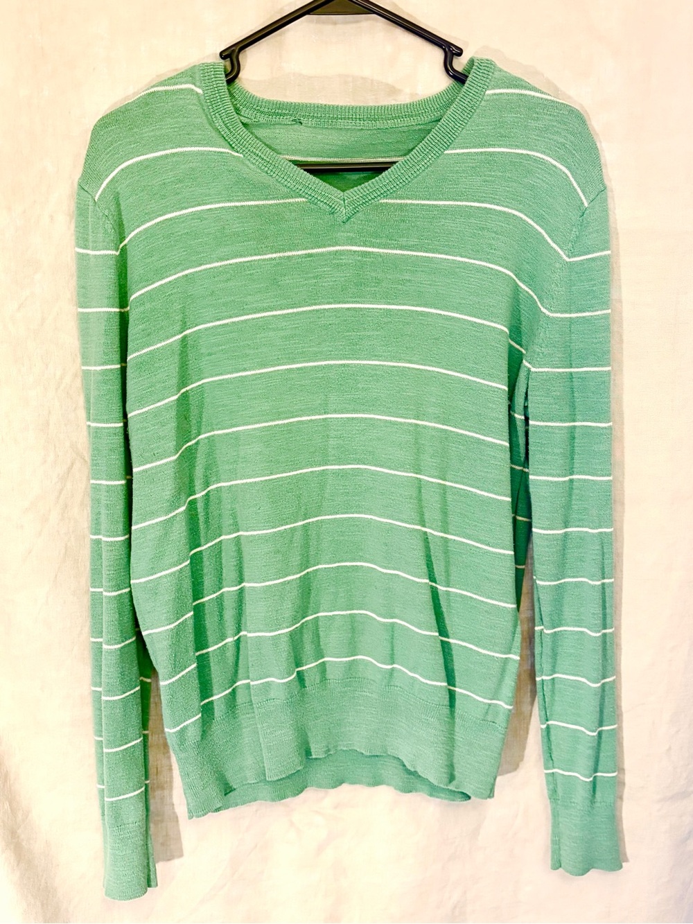 Women’s m Green Striped V-Neck Sweater